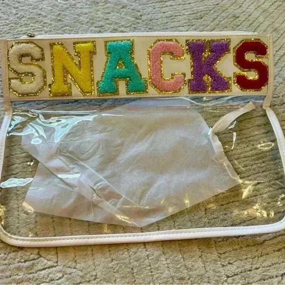 Trendy snacks bag